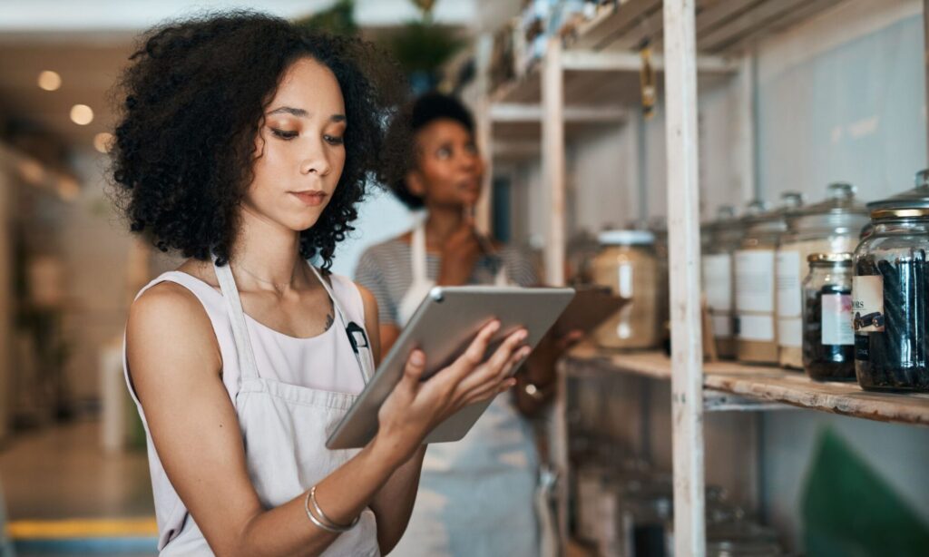 Du carnet papier au CRM les étapes pour simplifier la gestion clients dans une petite entreprise